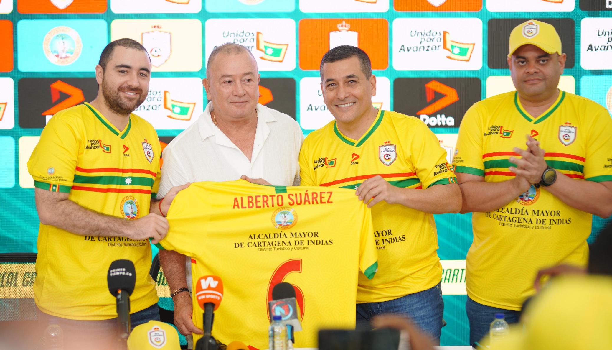 Dumek Turbay durante la presentación oficial de Alberto Suárez como técnico del Real Cartagena.