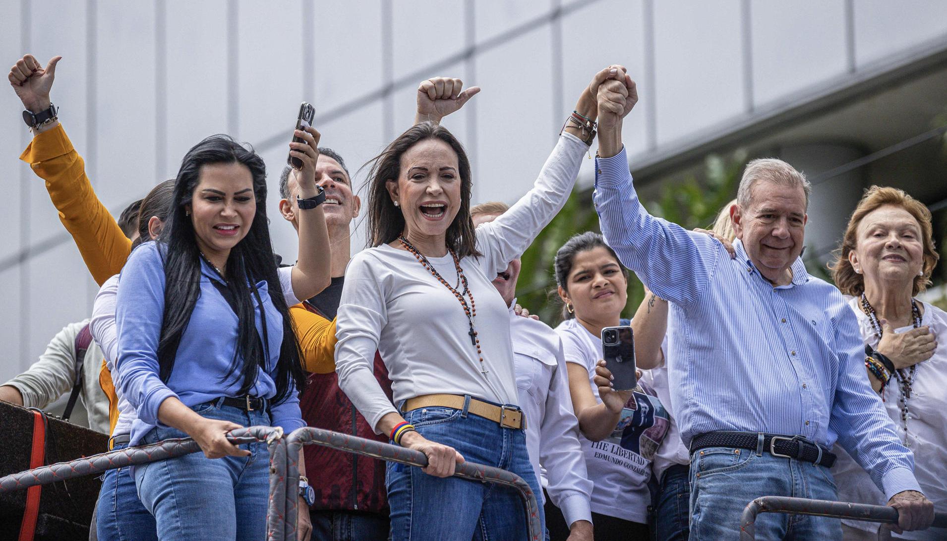 Edmundo González junto a María Corina Machado.