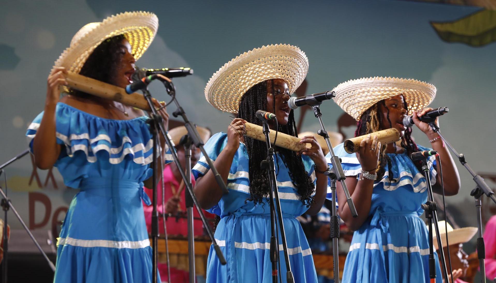 Artistas se presentaron durante el inicio del Festival Petronio Álvarez, este miércoles en Cali. 