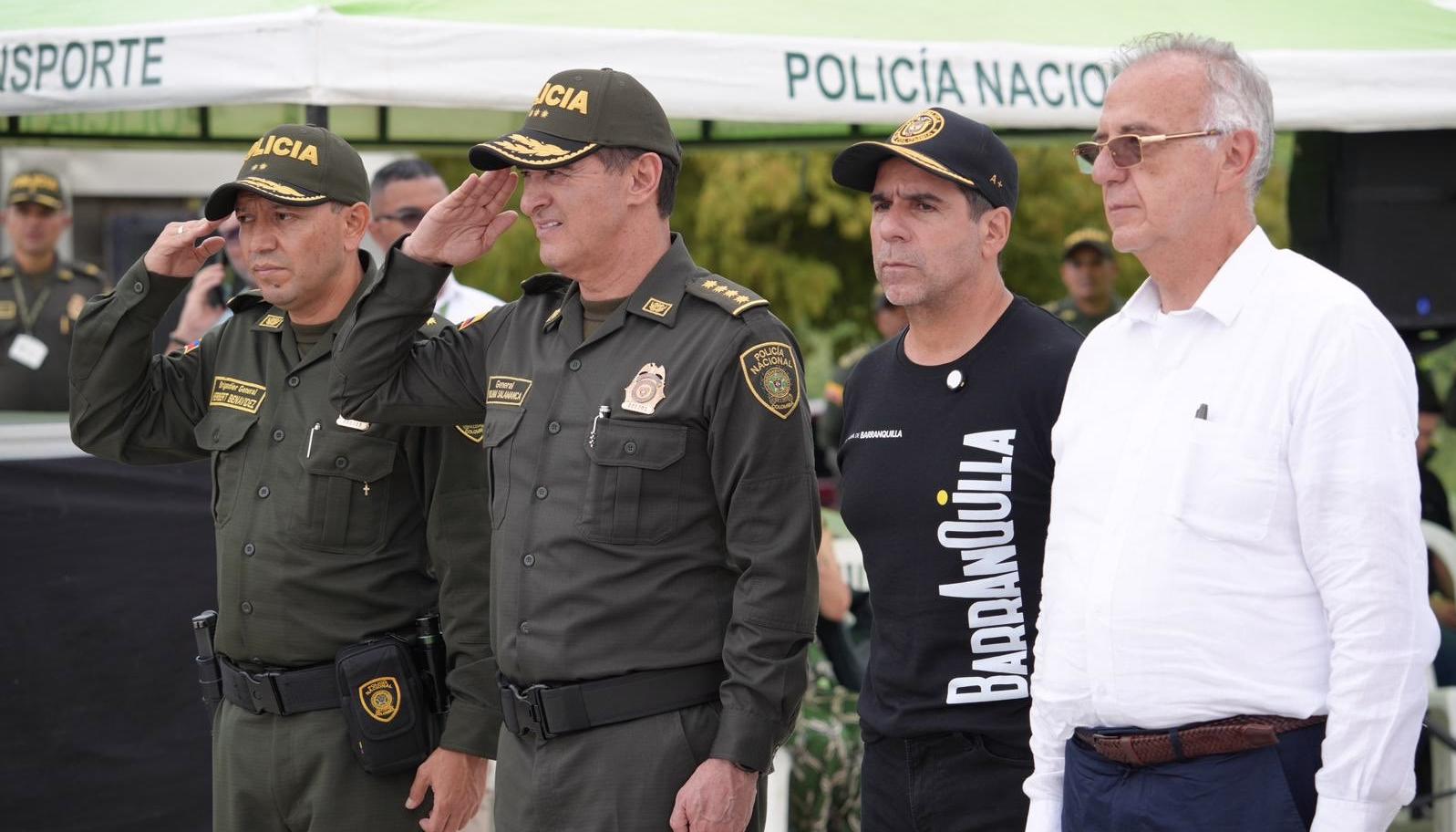 El Alcalde Alex Char junto al Ministro de Defensa, Iván Velásquez; el general William Salamanca y el general Herbert Benavidez. 