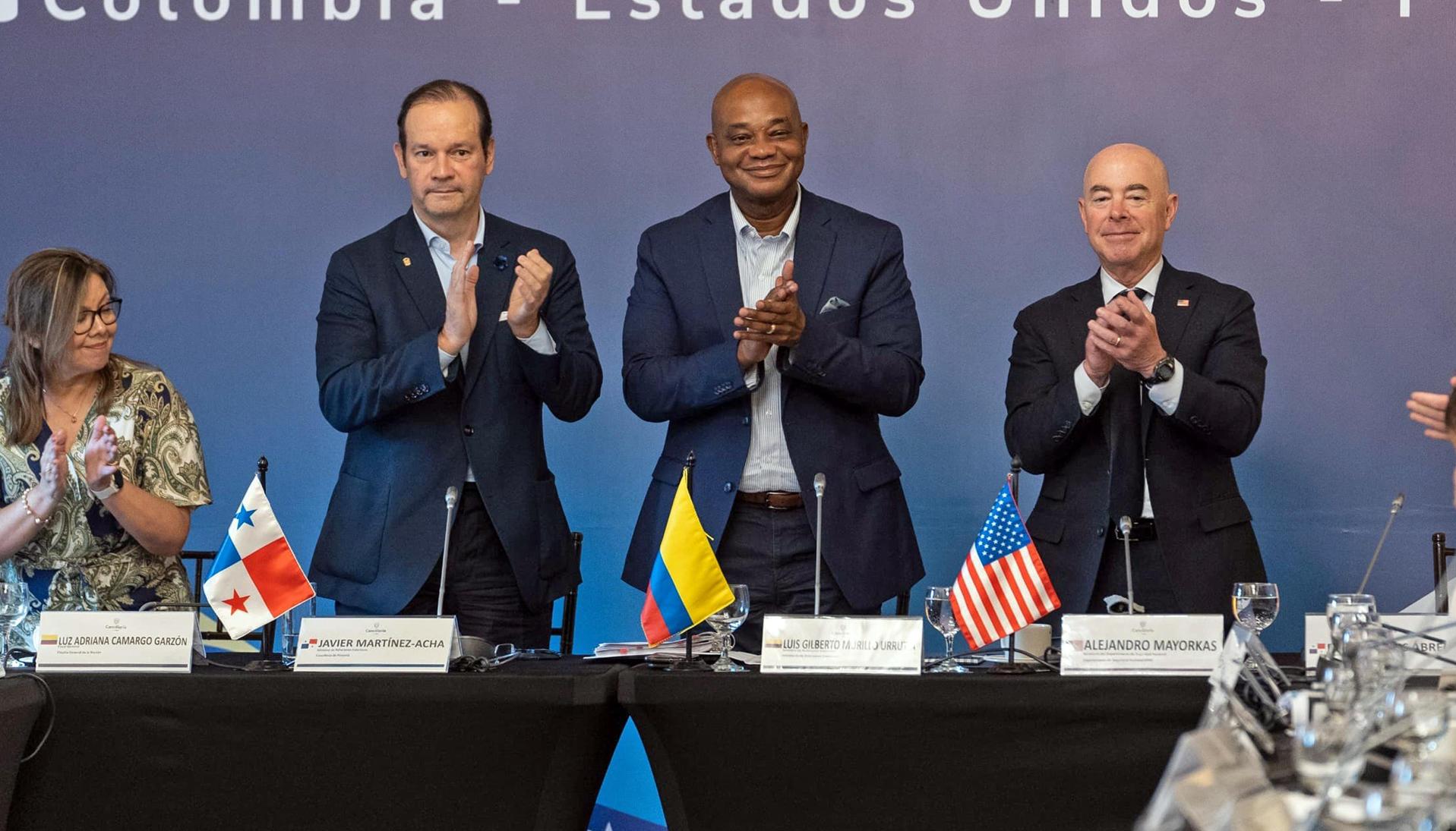 Los Ministros de Relaciones Exteriores de Panamá, Javier Martínez-Acha Vásquez; de Colombia, Luis Gilberto Murillo; y el secretario de seguridad nacional de los Estados Unidos, Alejandro N. Mayorkas.