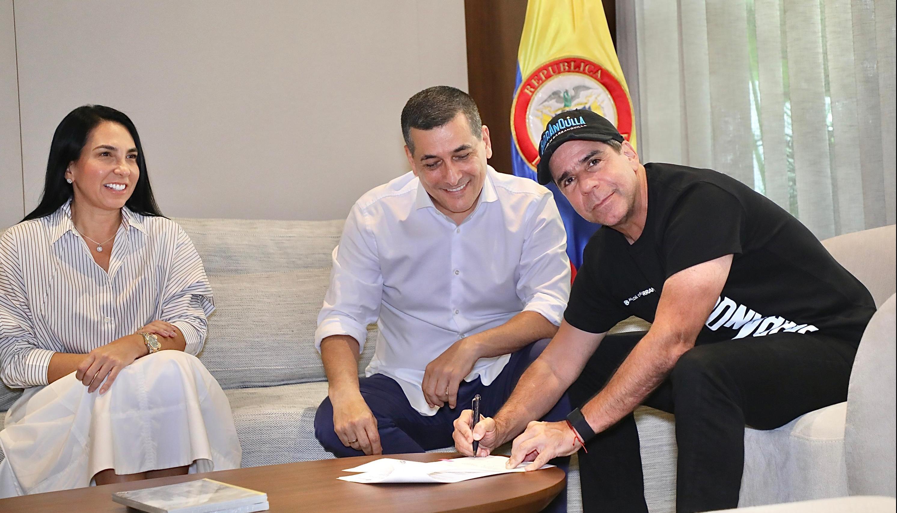 Firma de memorando por parte de los alcaldes Alejandro Char y Dumek Turbay.