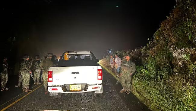 Camioneta donde se transportaba gobernador indígena.