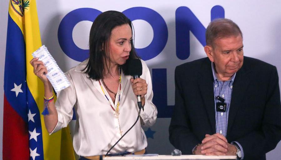 María Corina Machado con el candidato Edmundo González. 