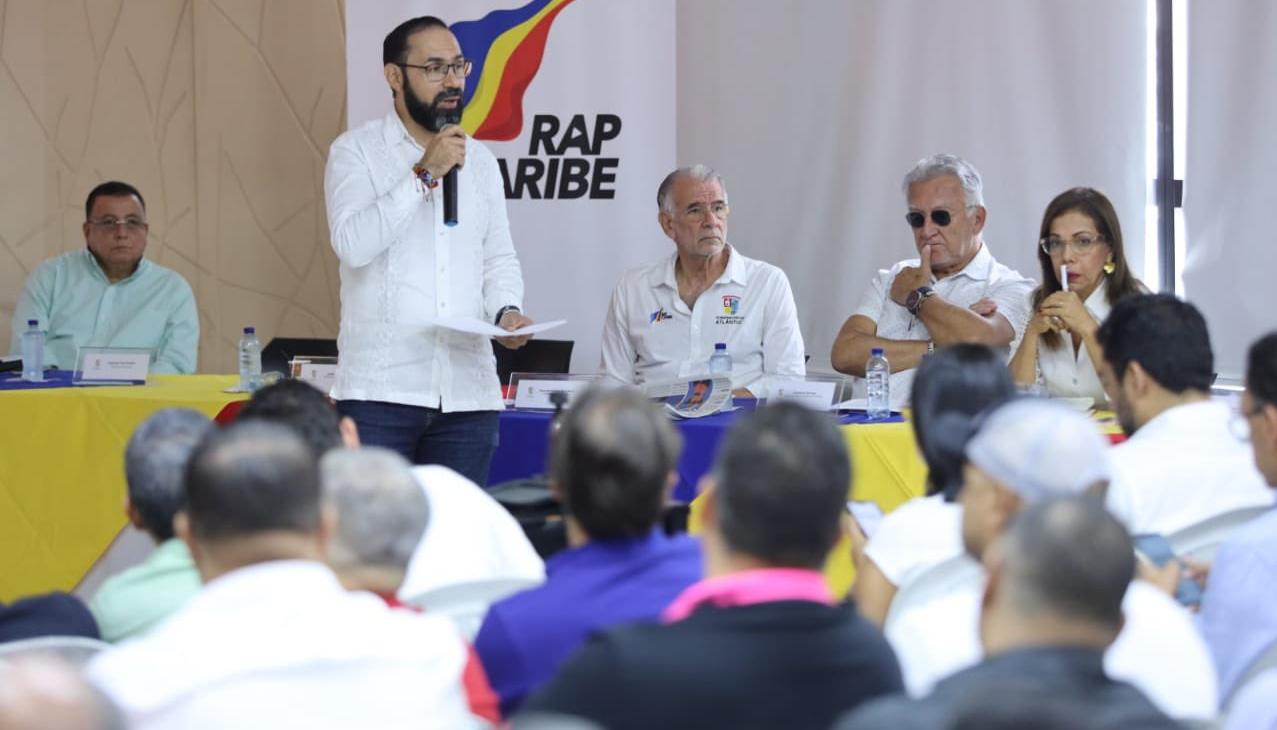 El Ministro de Minas y Energía, Andrés Camacho, durante la cumbre energética en Barranquilla.