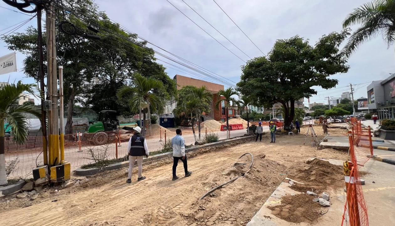 Obras de ampliación de una de las vías.