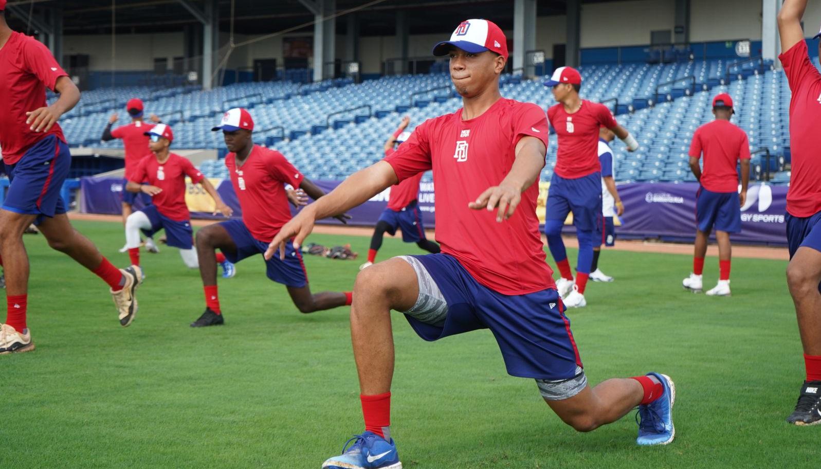 Entrenamiento del equipo de Puerto Rico en el estadio Édgar Rentería.