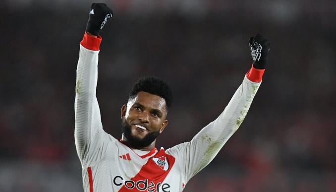 Miguel Borja celebrando el gol que me marcó a Talleres, el primero de River Plate.