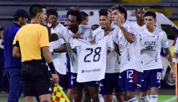 La celebración del gol de Junior, marcado por Didier Moreno, fue dedicado a Jermein Peña. 