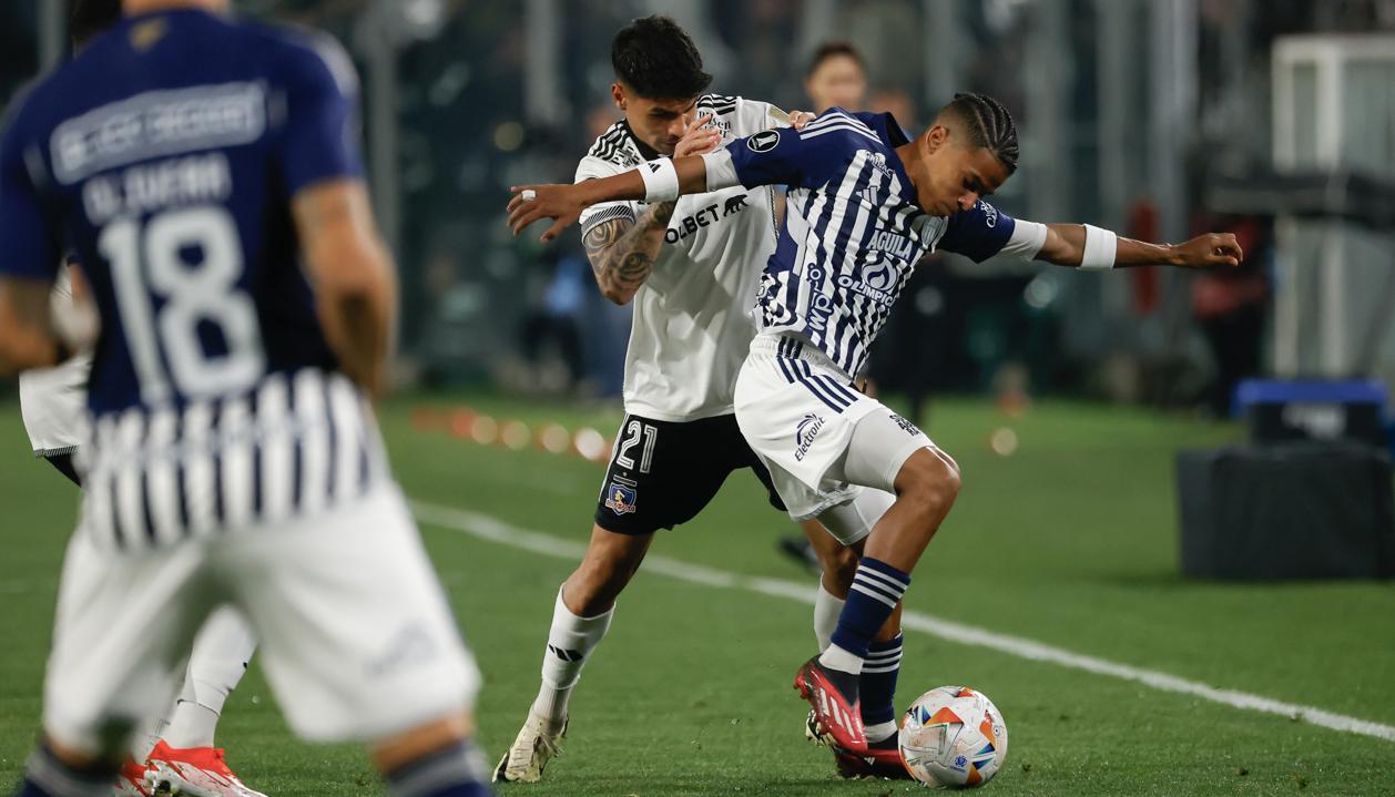 José Enamorado en acción durante el partido de Junior contra Colo Colo. 