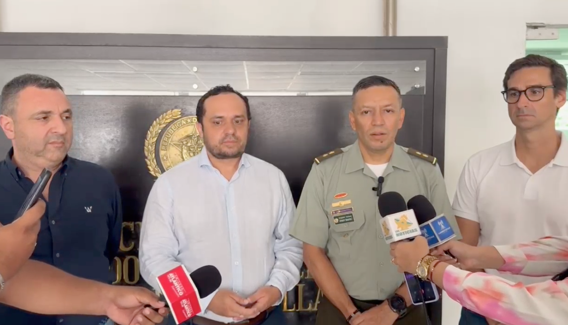 Participantes en la mesa de trabajo con el Frente de Seguridad Bancario.