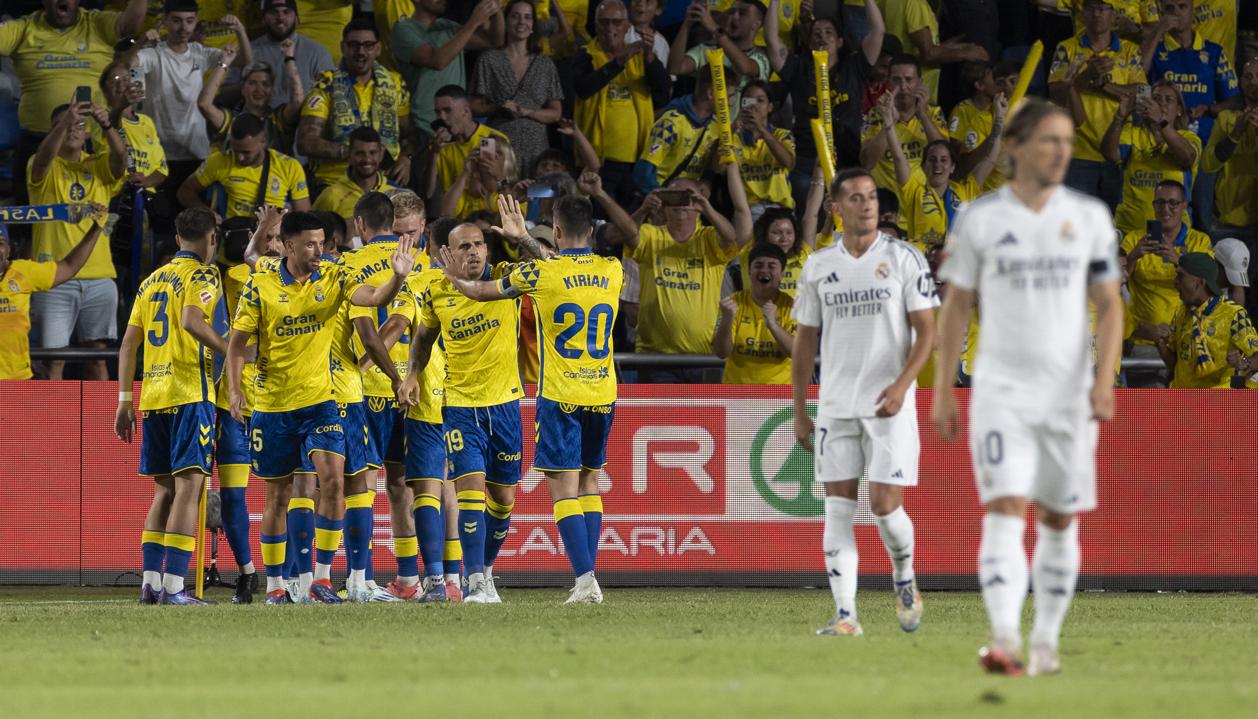 La celebración de los jugadores de Las Palmas tras el gol ante Real Madrid.