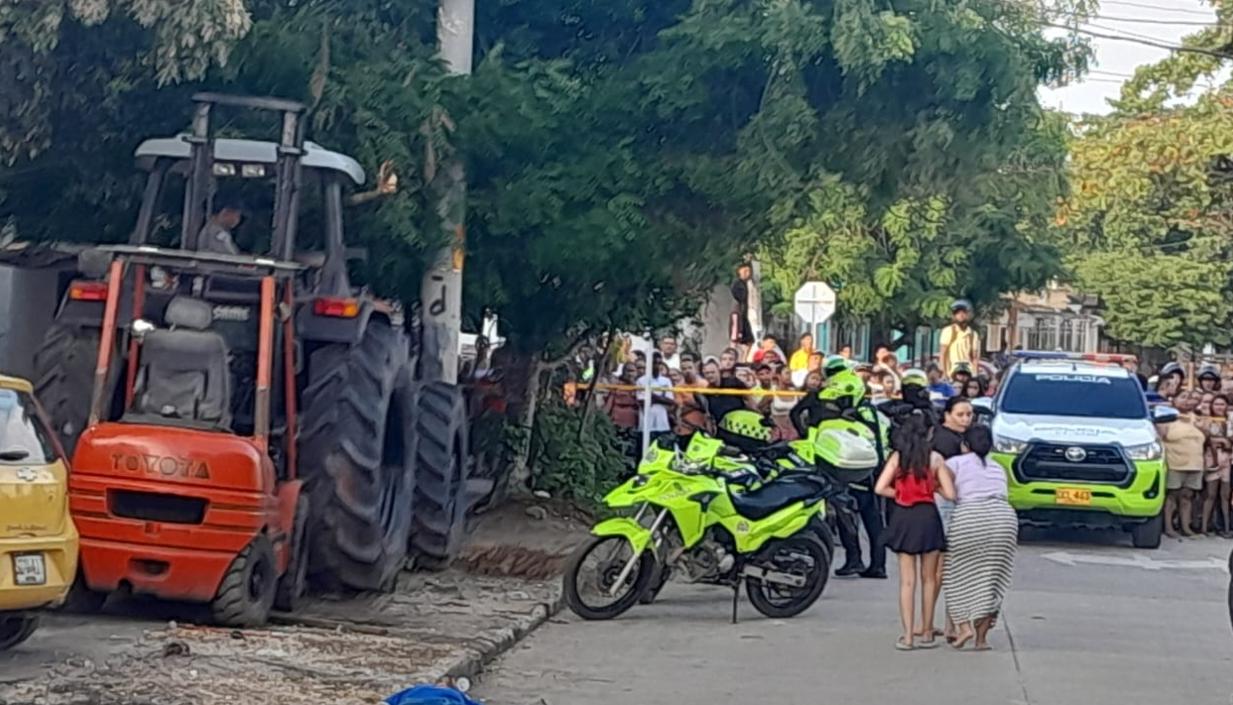 El joven quedó muerto en plena vía pública del barrio Los Olivos. 