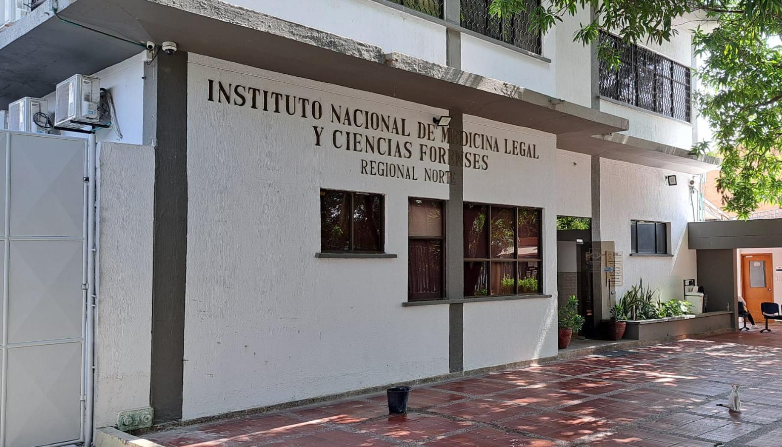 Fachada de Medicina Legal. 