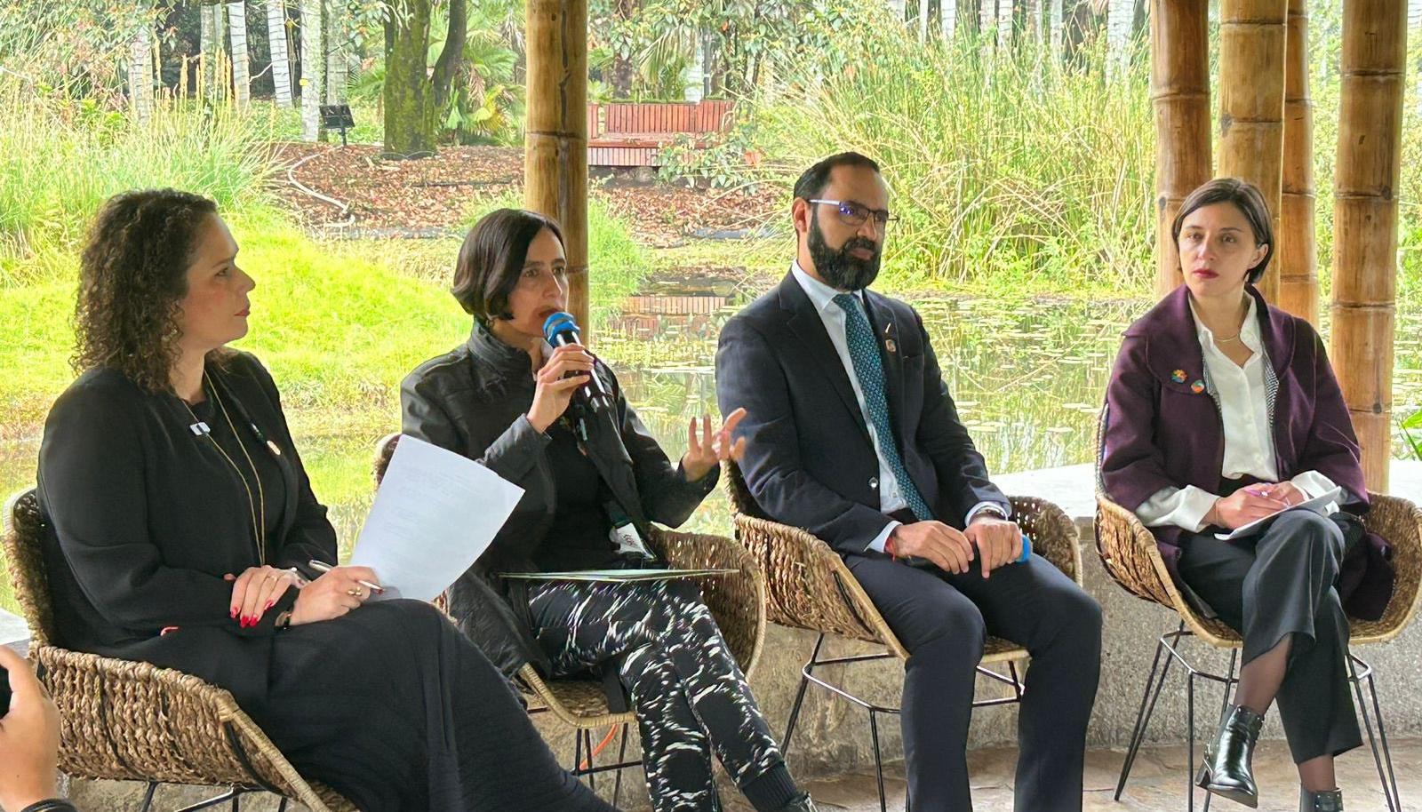 La ministra de Transporte, María Constanza García; la ministra de Ambiente, Susana Muhamad; el ministro de Minas, Andrés Camacho, y el ministro de Agricultura, Martha Carvajalino.