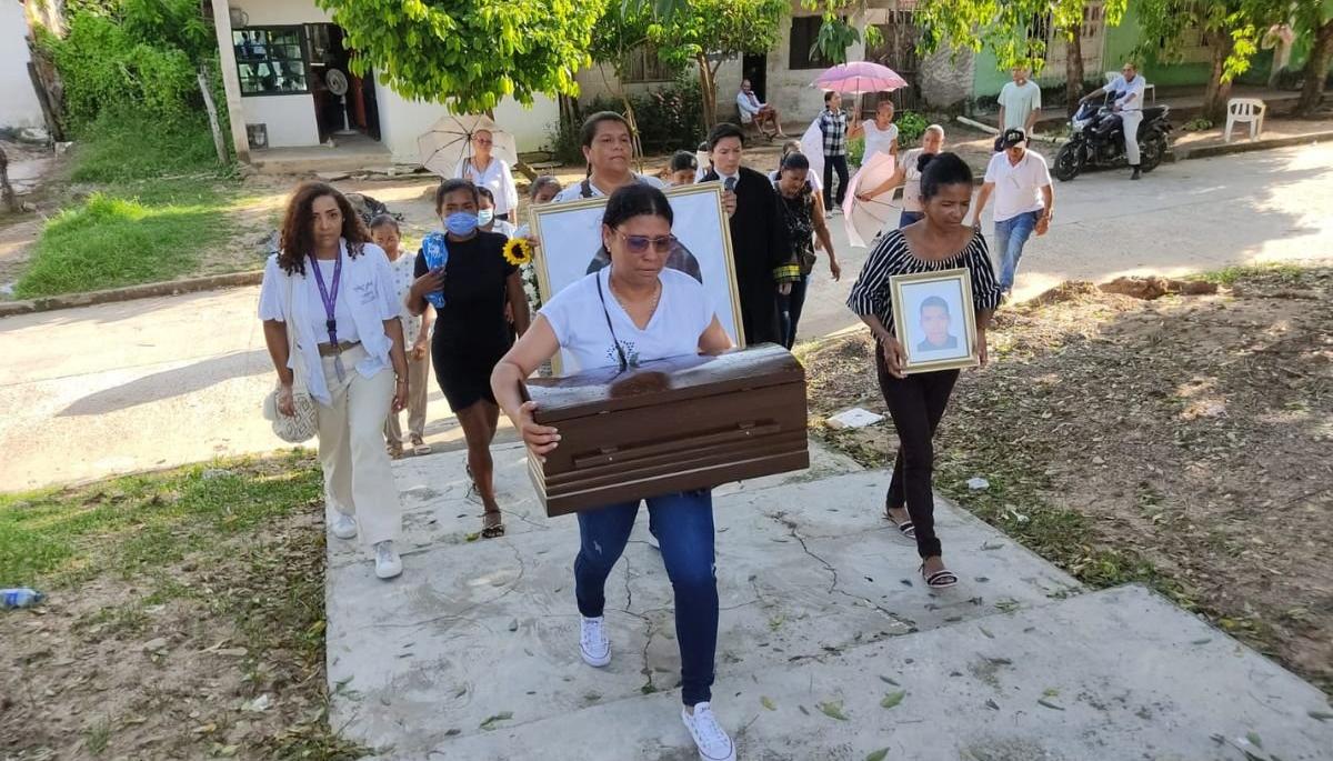 Familiares de las víctimas.