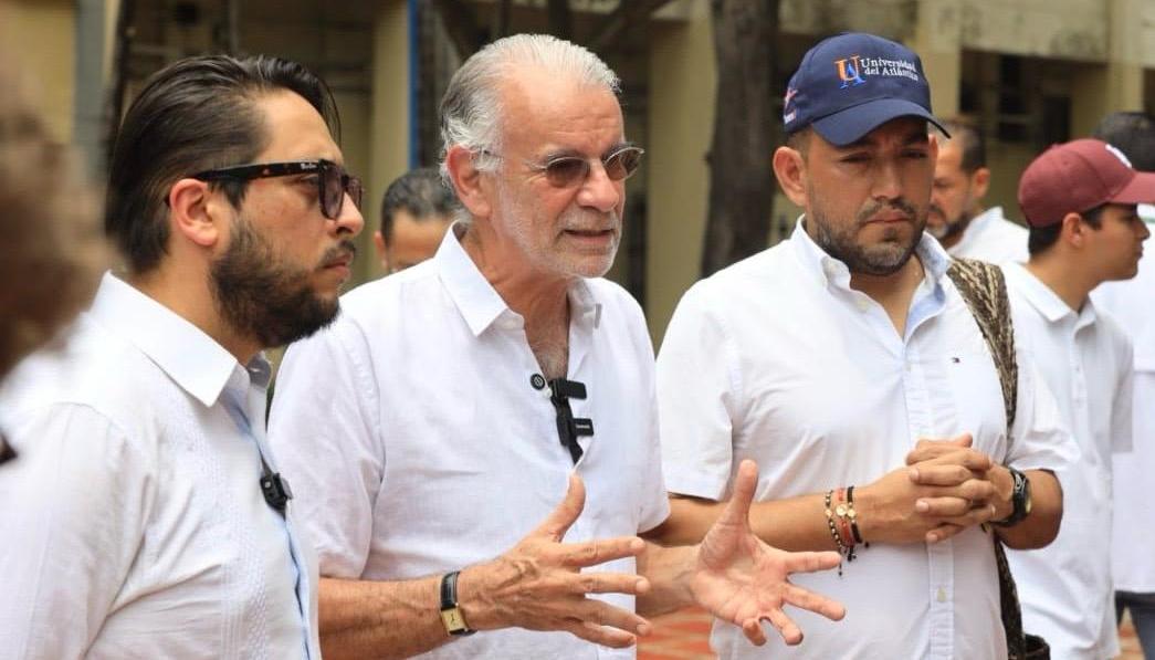 El Viceministro de Educación Superior, Ricardo Moreno; el gobernador Eduardo Verano y el rector de la Uniatlántico, Danilo Hernández.