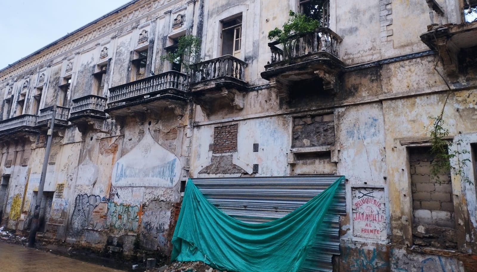 Viejo edificio de la calle 36 entre carreras 44 y 45.