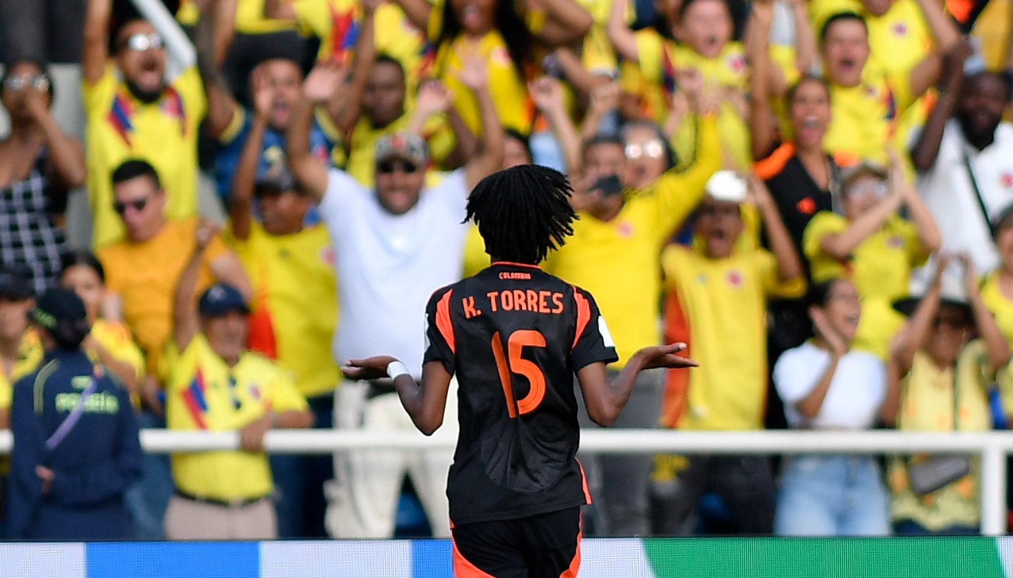 Karla Torres celebra el gol que pudo en ventaja a Colombia.