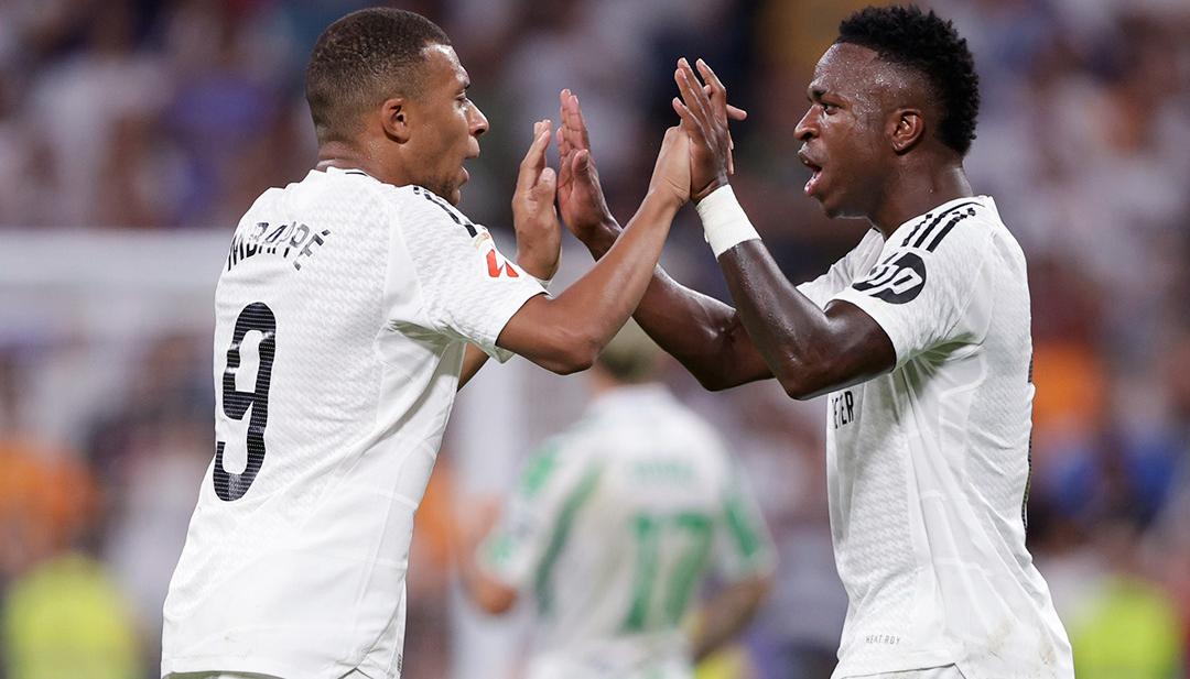 Kylian Mbappé y Vinicius Júnior, atacantes del Real Madrid.