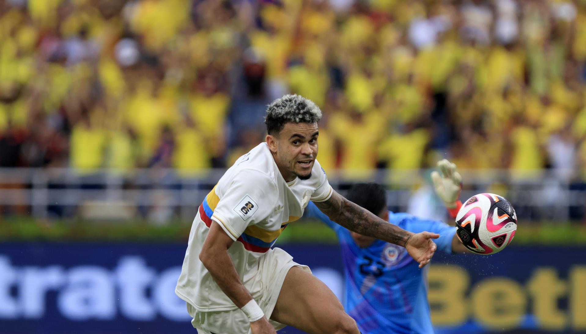 Luis Díaz celebrando su gol.