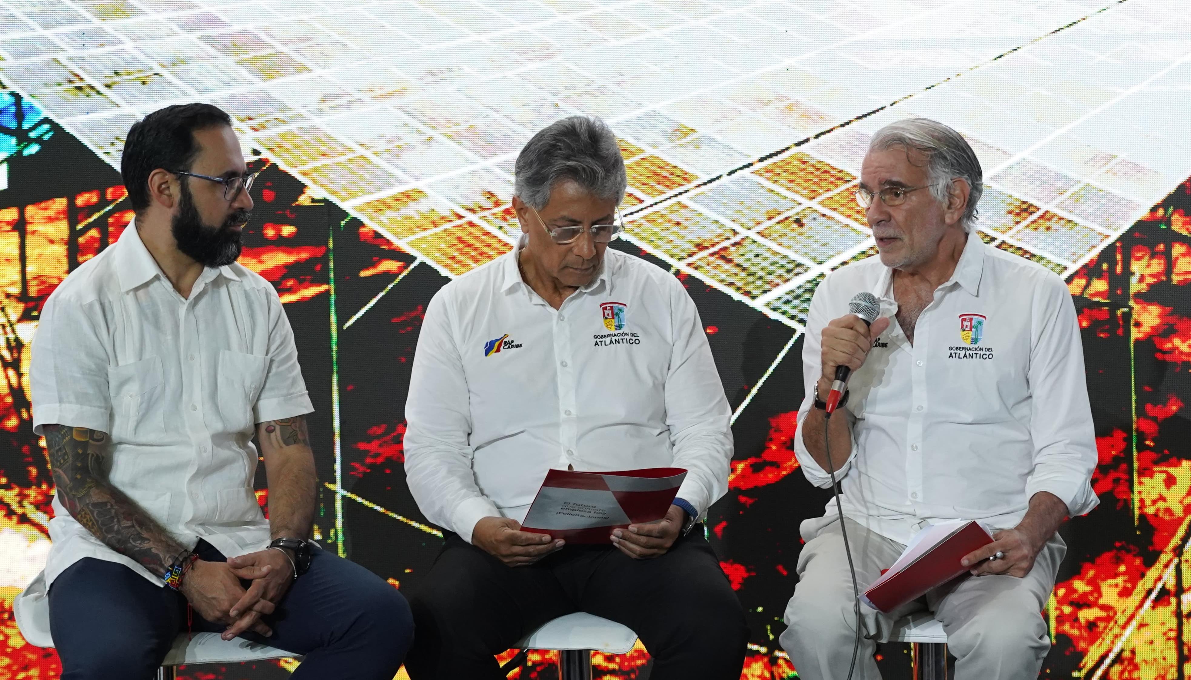 Ministro de Minas Andrés Camacho, Humberto Mendieta y el Gobernador Eduardo Verano.