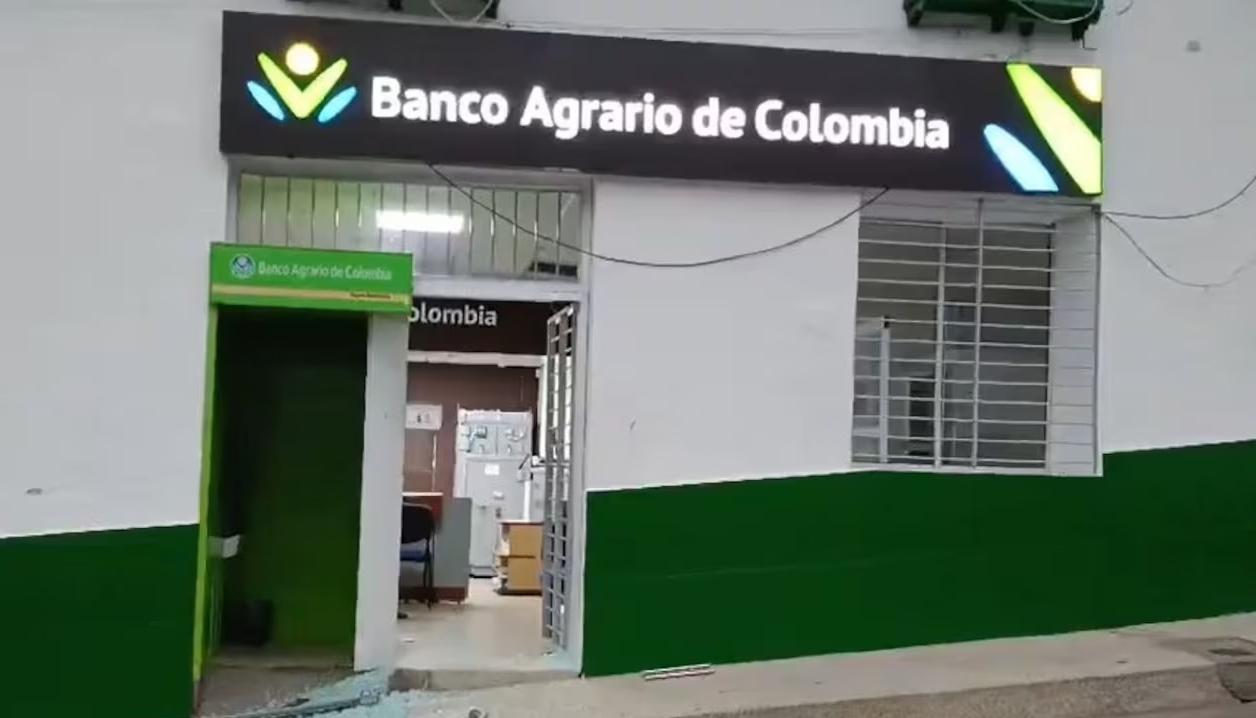 Uno de los bancos atacados.