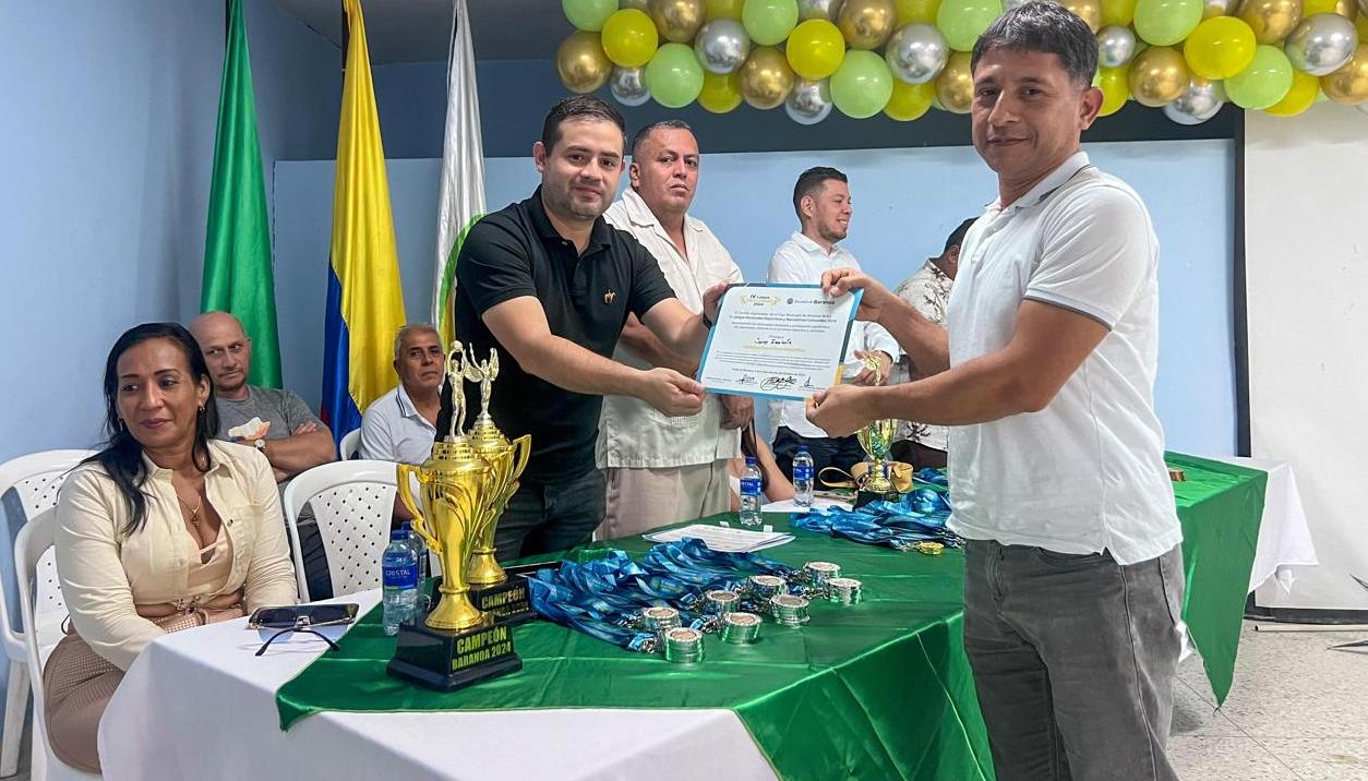 Ceremonia de premiación de los Juegos Nacionales Deportivos y Recreativos Comunales, en Baranoa.