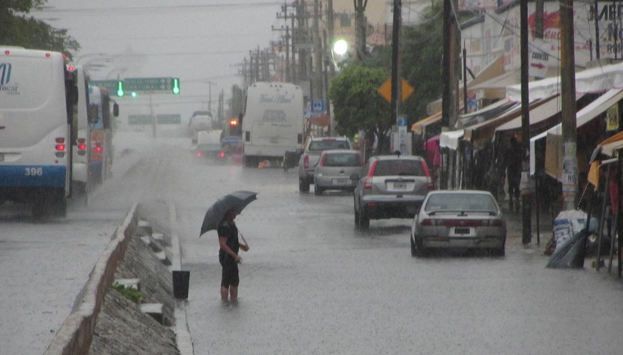 Milton llegaría a la Florida el miércoles por la noche. 