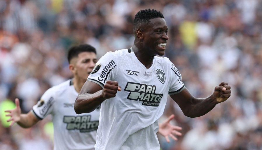 Luiz Henrique celebrando el gol en la final.