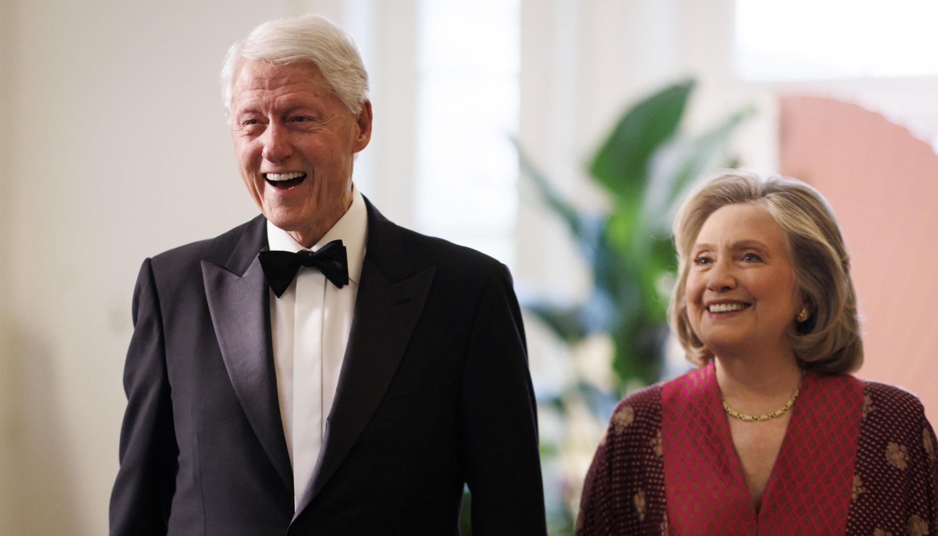 El expresidente Bill Clinton y la excandidata demócrata a la Casa Blanca Hillary Clinton. 