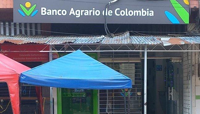 Banco Agrario, en Suárez (Cauca), tras el intento de robo. 