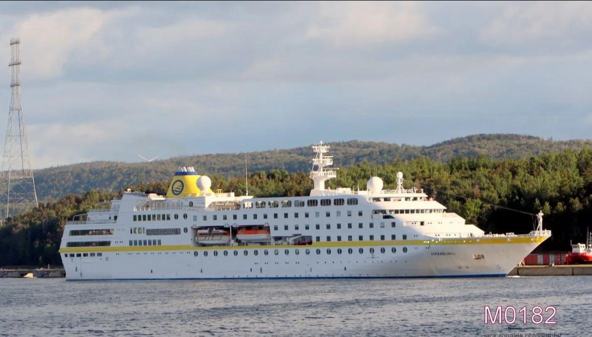 El MS Hamburg, de la línea alemana Plantours Kreuzfahrten. 