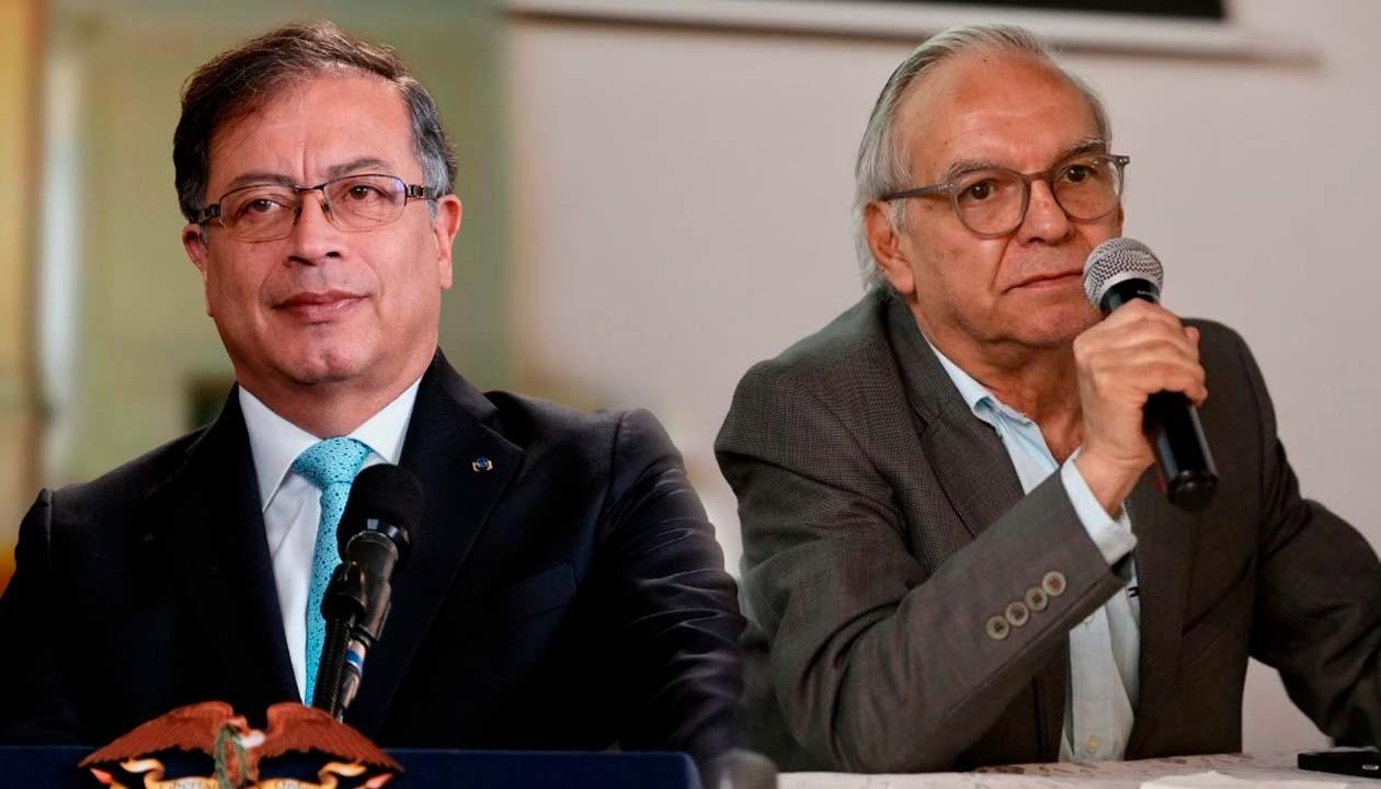 Presidente Gustavo Petro y el Ministro de Hacienda saliente Ricardo Bonilla.