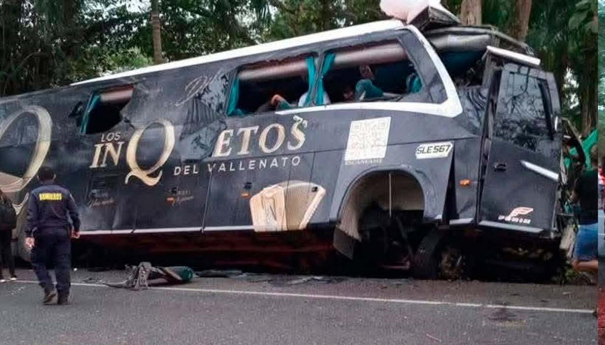 Así quedó el bus después del accidente.