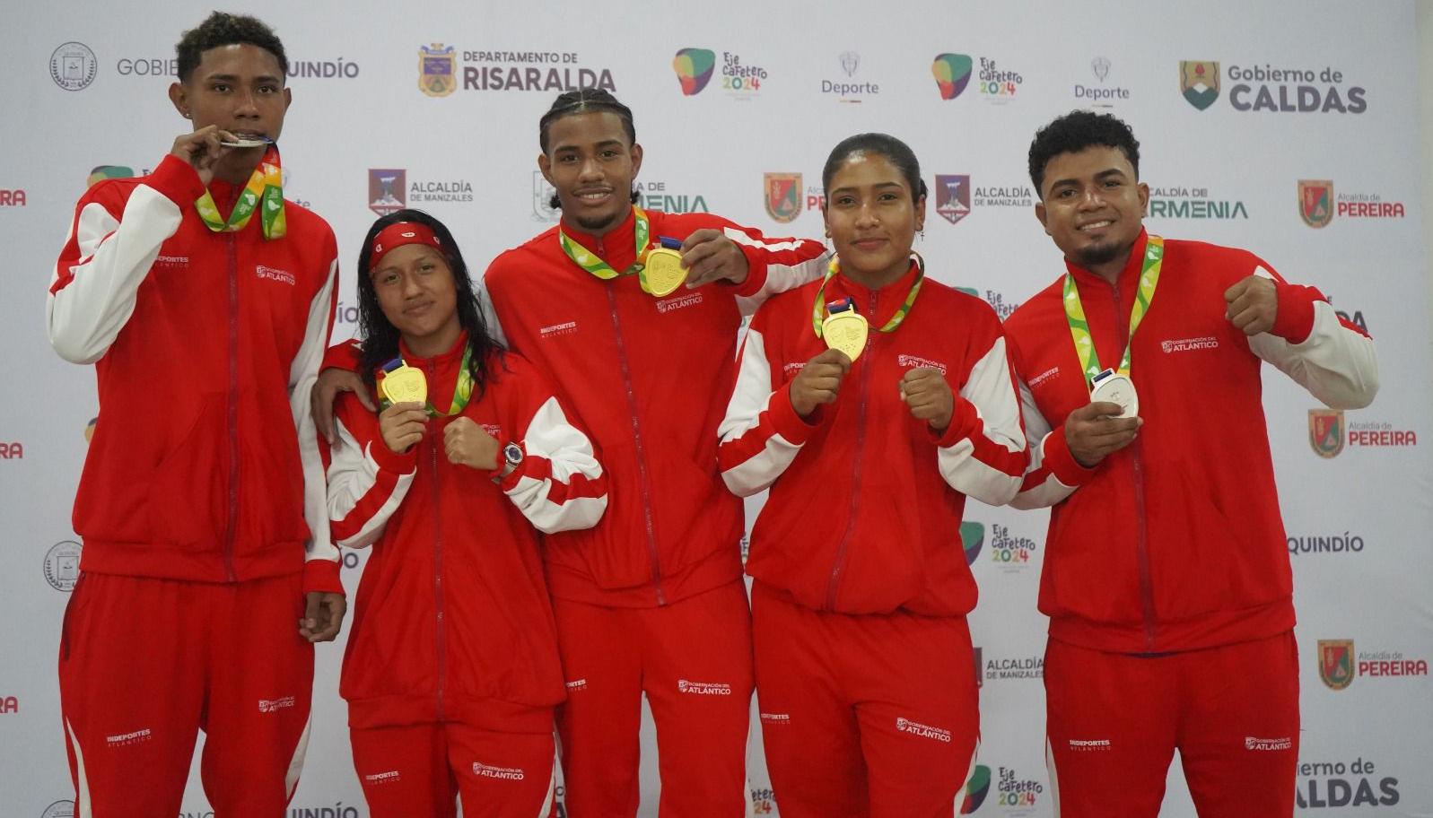 Mariángel Iragorri, Juan Sebastián Noguera, Mariángela Iragorri, Leonard Bermúdez, Melanis Pérez y Orlando Zambrano, boxeadores de Atlántico.