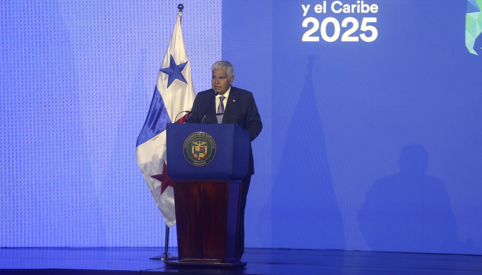 José Raúl Mulino en el foro económico regional.