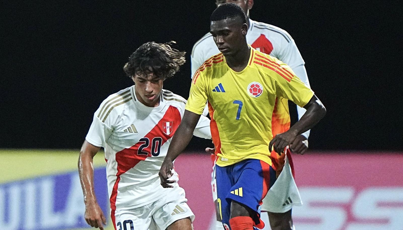 Joel Canchimbo en el amistoso contra Perú.