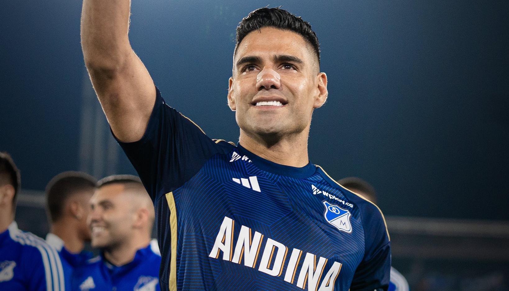 Radamel Falcao jugando con Millonarios.