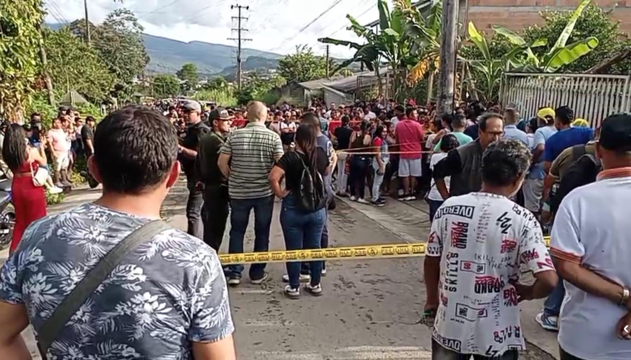 Autoridades hacen presencia en el lugar de los hechos.