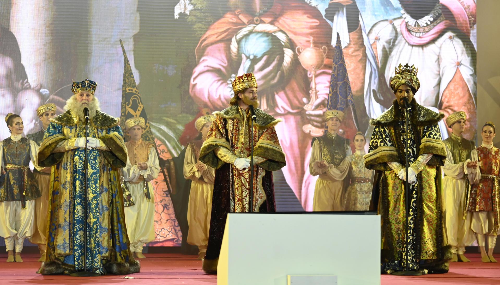 La tradicional cabalgata de los Reyes Magos en España.