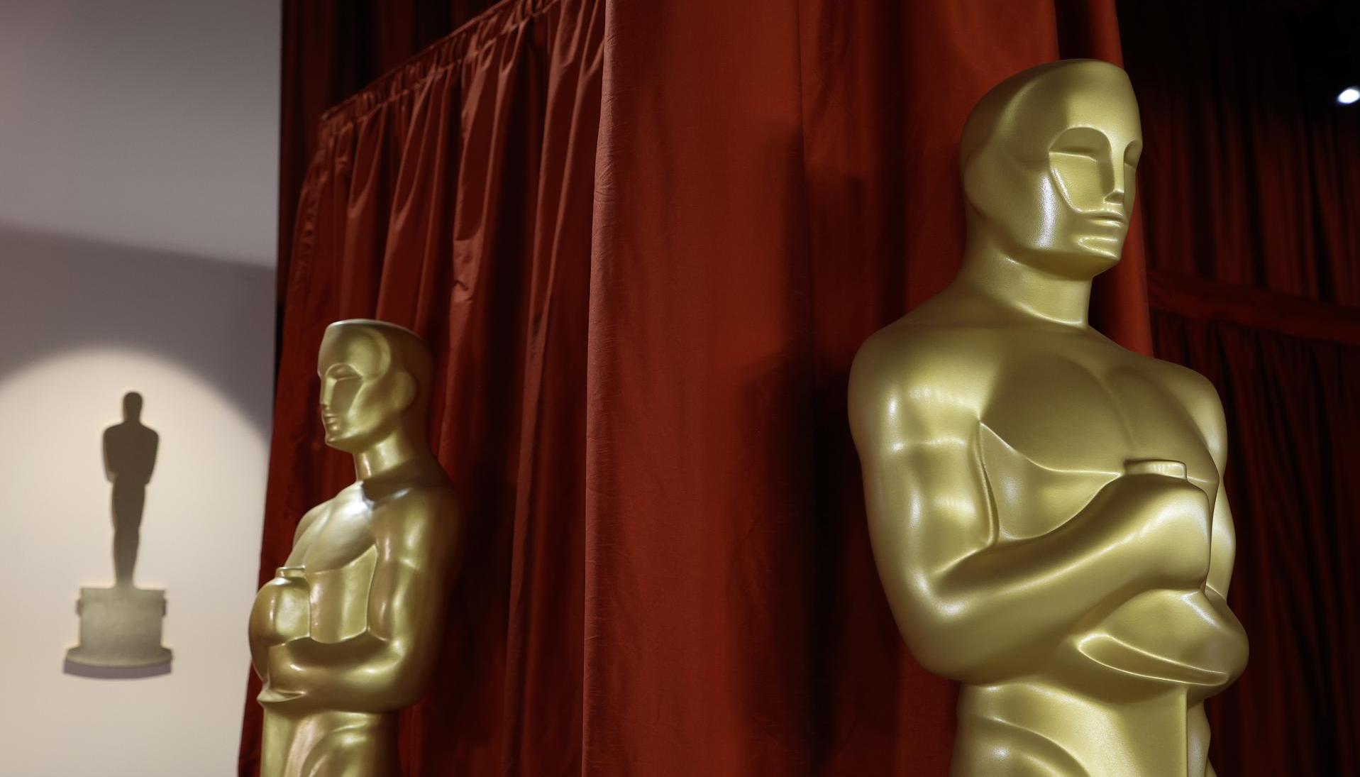 Estatuas de los Oscar. 