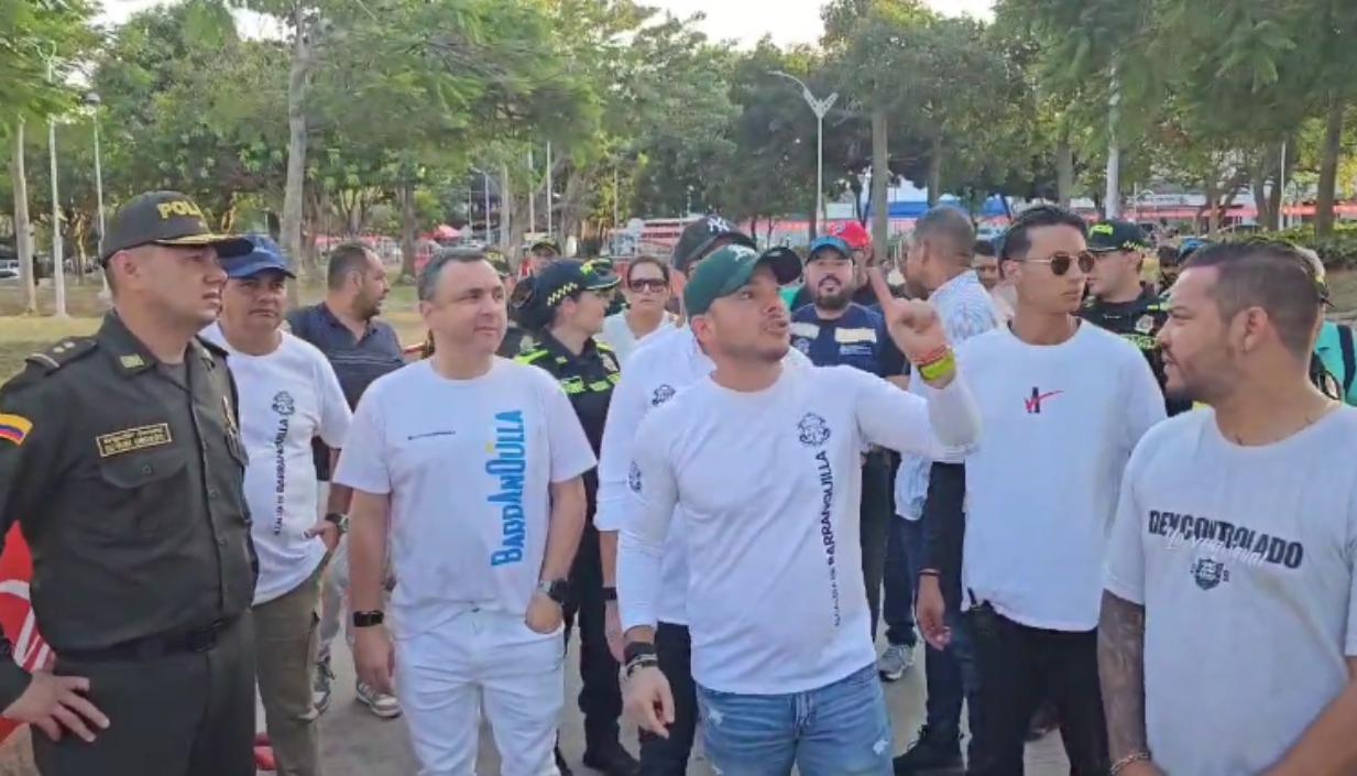 Autoridades de Policía y del Distrito para garantizar la seguridad en la Lectura del Bando. 