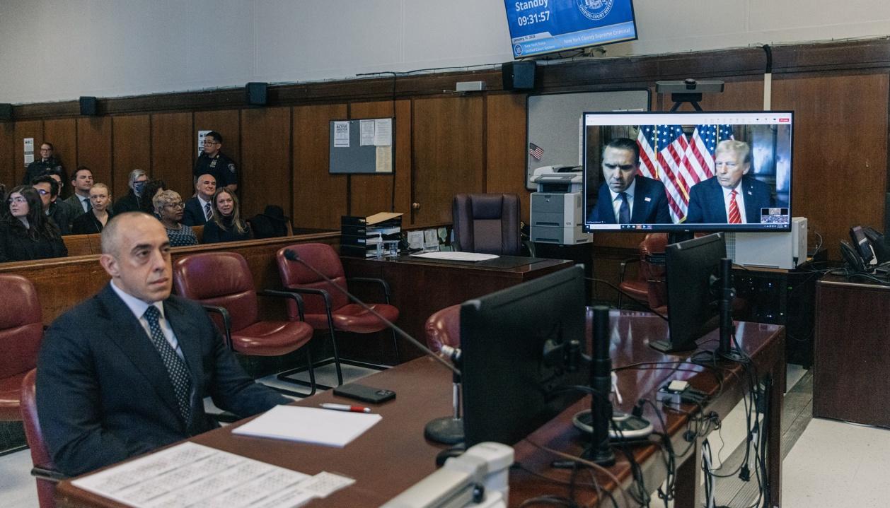 Trump compareció en el juicio de manera virtual.