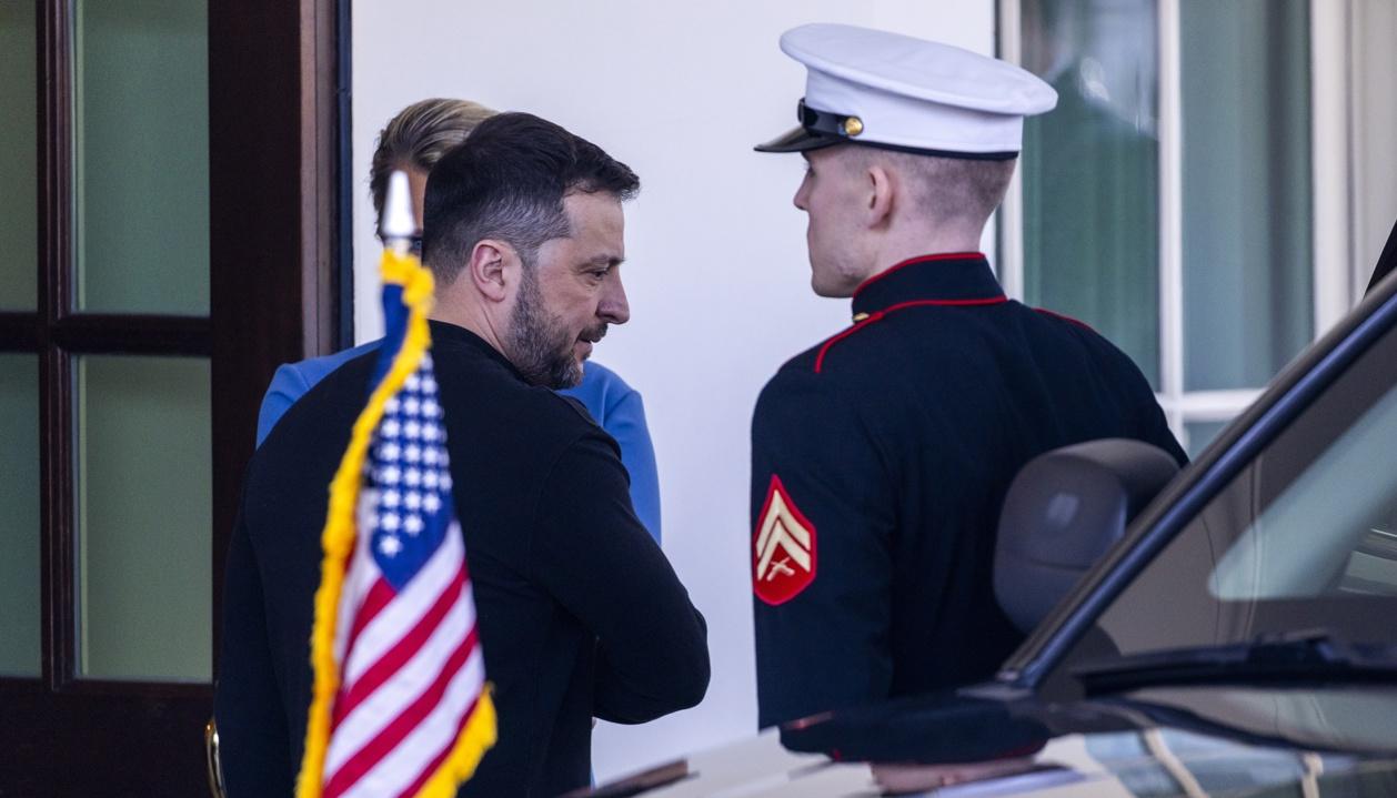 Volodímir Zelenski saliendo de la Casa Blanca.