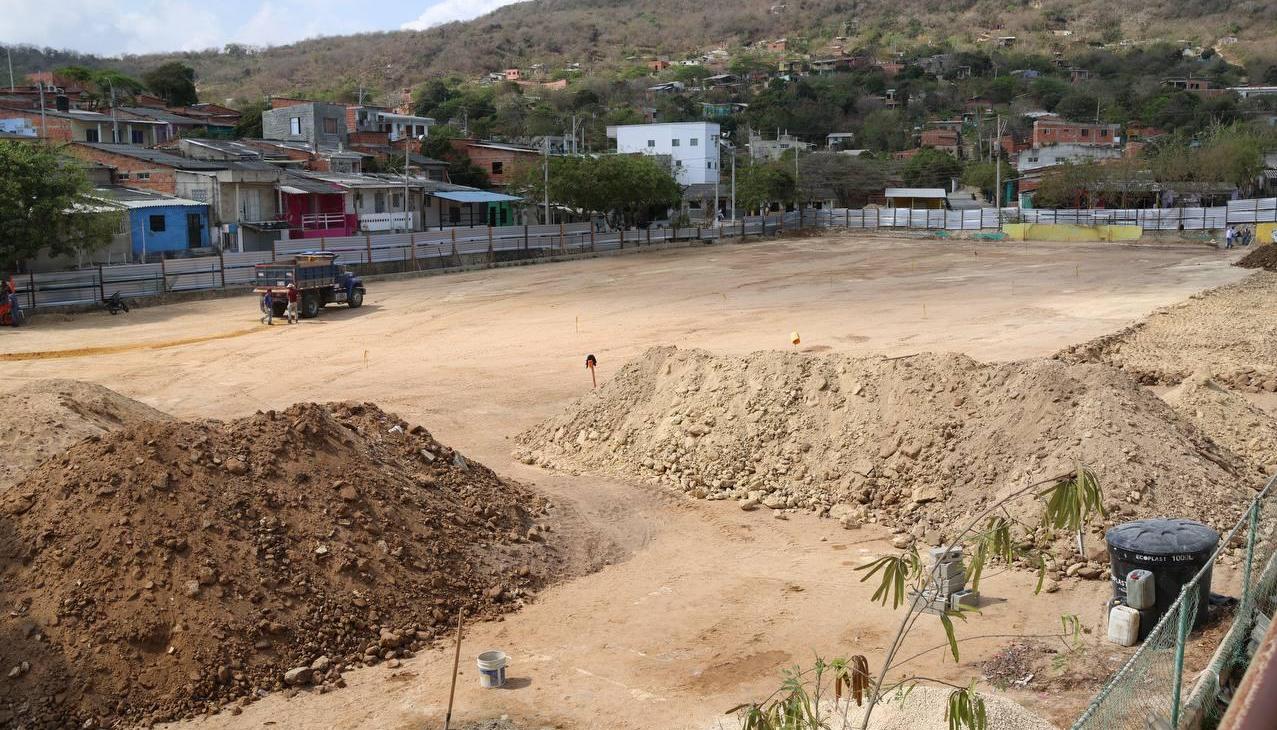 Arranque de las obras en la  cancha de fútbol ‘José Vicente Ortega'.