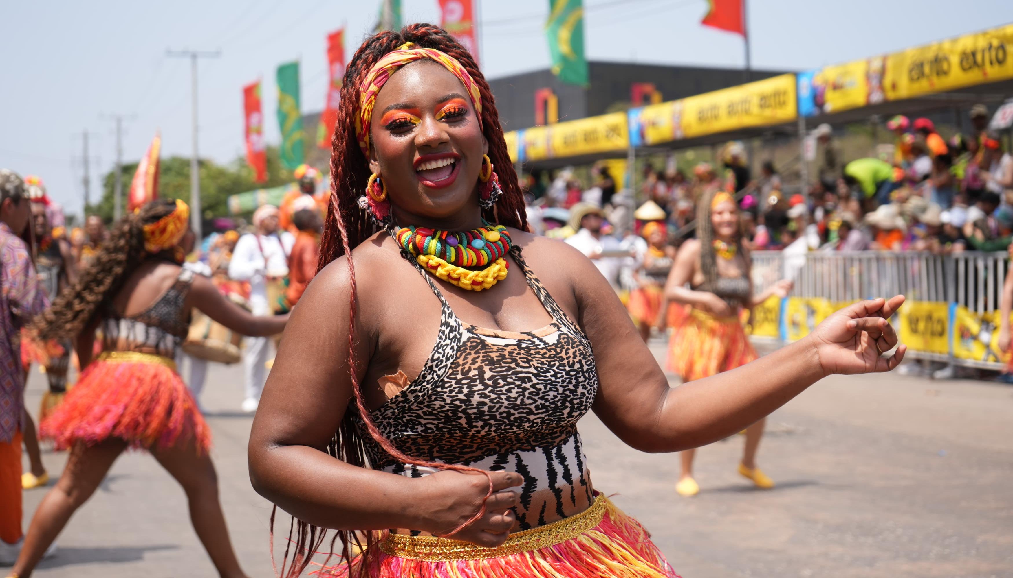 Grupo Afro Bambazú durante Gran Parada de Tradición.