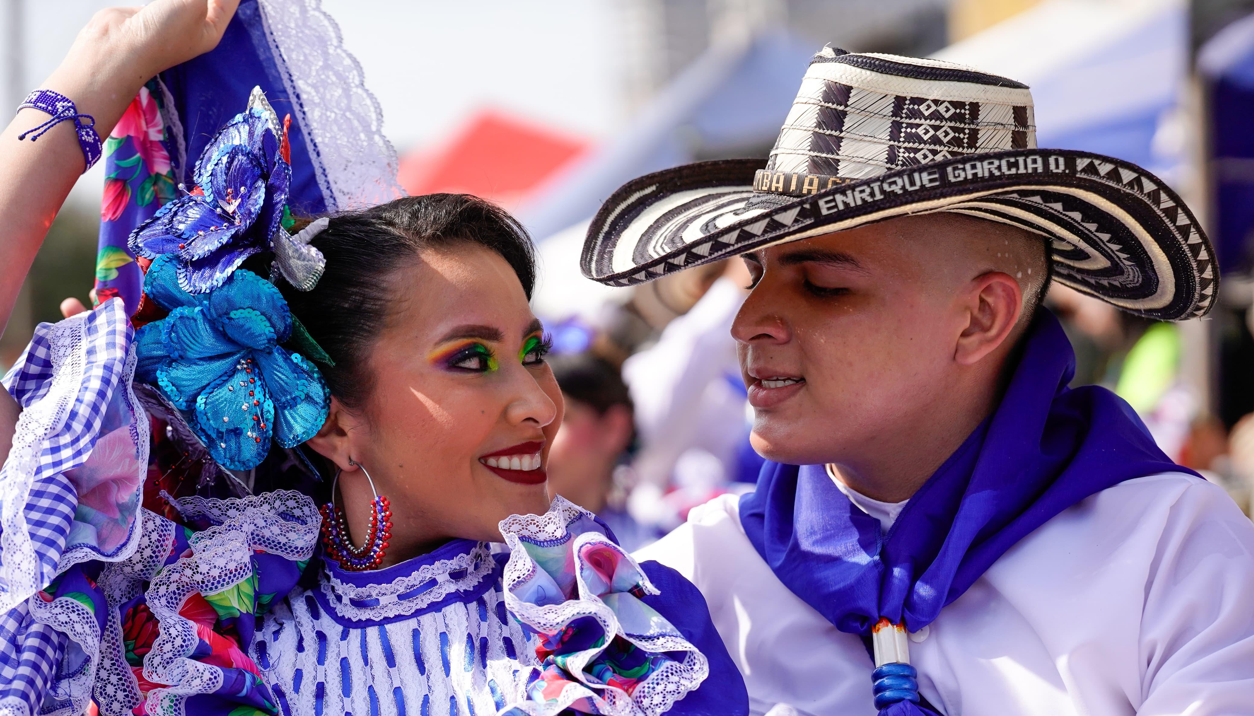 La cumbiamba durante la Batalla de Flores en la Vía 40.