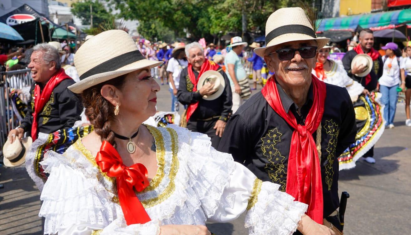 Pareja de bailarines que vino de Floridablanca (Santander).