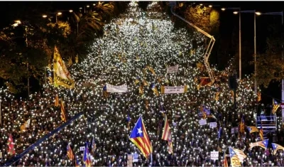 Miles en Cataluña exigieron la libertad de independentistas catalanes encarcelados.